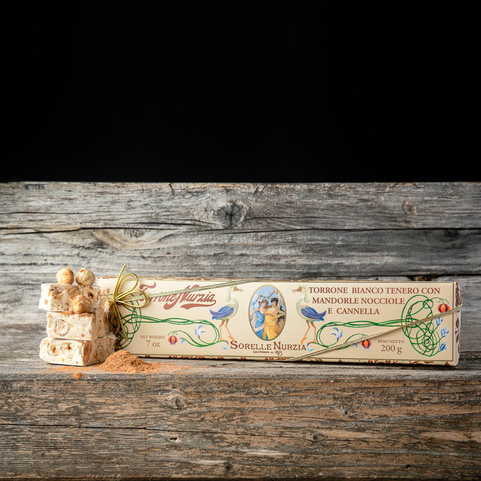 TORRONE BIANCO TENERO MANDORLE, NOCCIOLE E CANNELLA – STECCA DA 200g – INCARTO A MANO