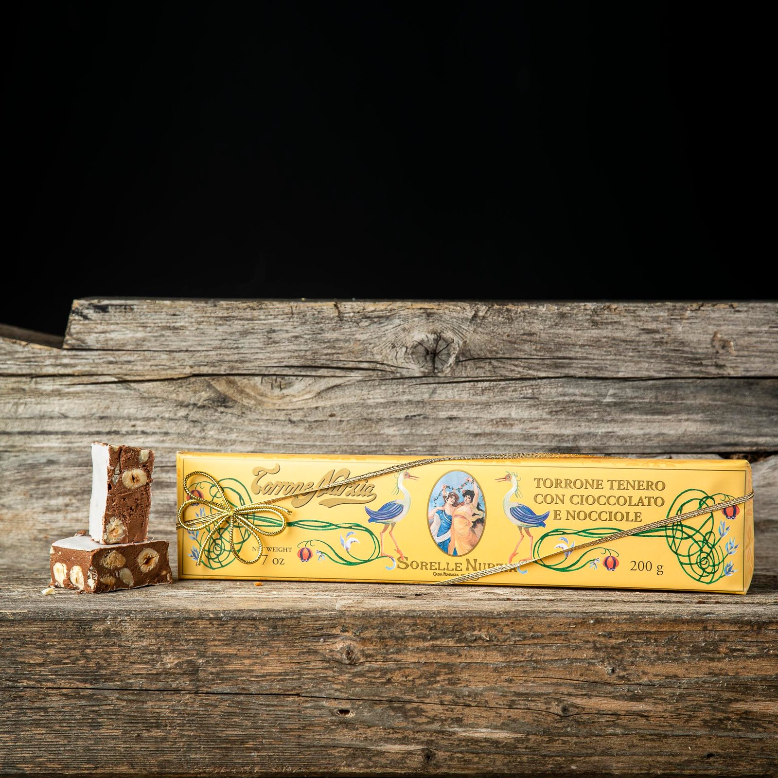 TORRONE TENERO CON CIOCCOLATO FONDENTE EXTRA – STECCA DA 200g – INCARTO A MANO